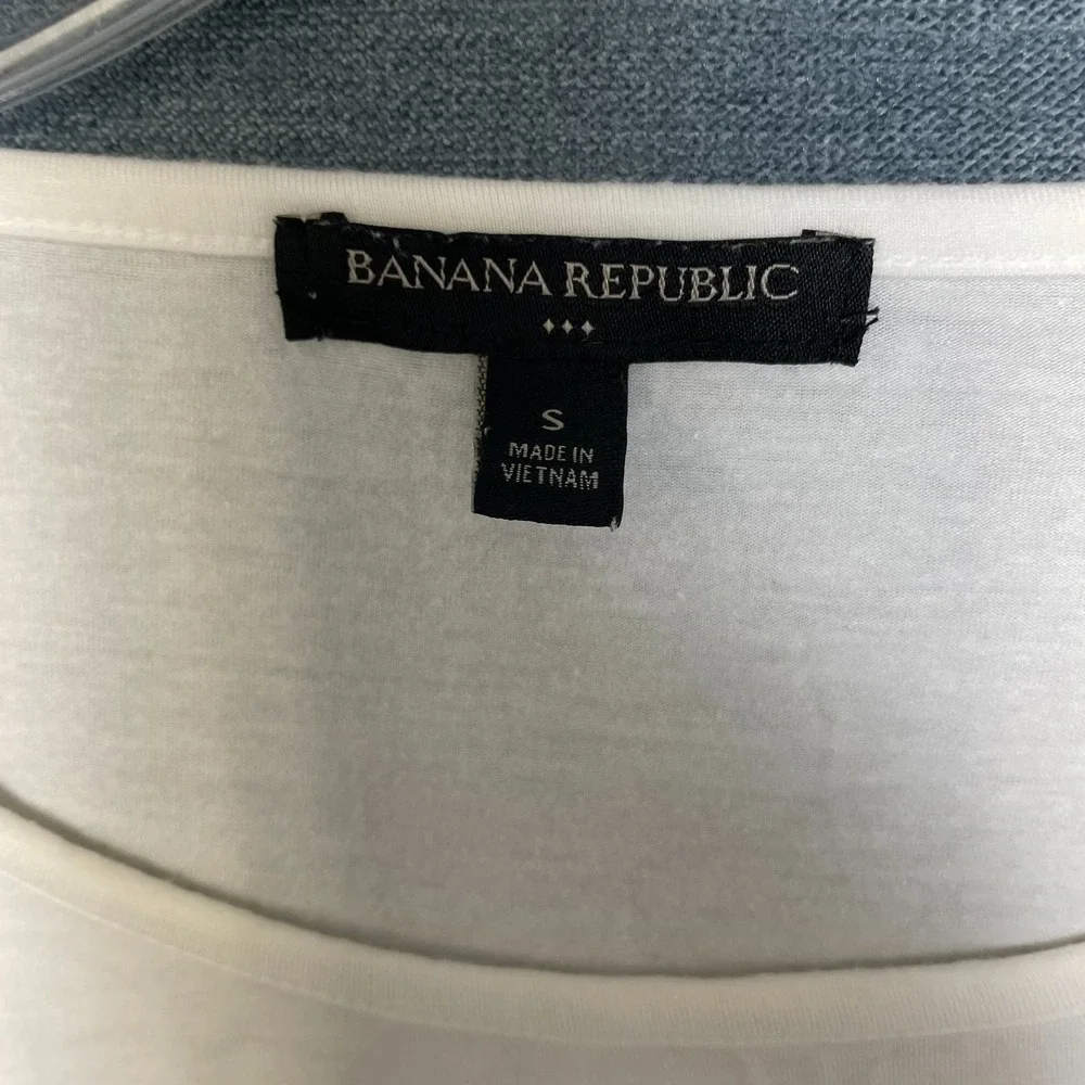 Banana Republic Shirt Mens Small White Black Raglan Sleeve Round Neck Casual